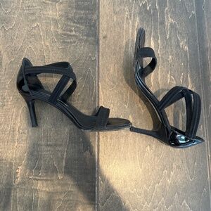 Donald Pliner black strappy heels